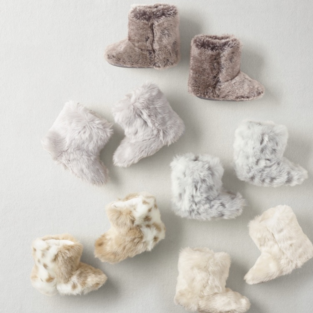 Luxe faux fur baby booties gray